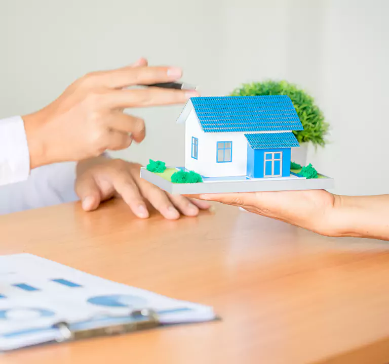 Why Choose Us to Sell a House with a Reverse Mortgage in Elmont, NY?